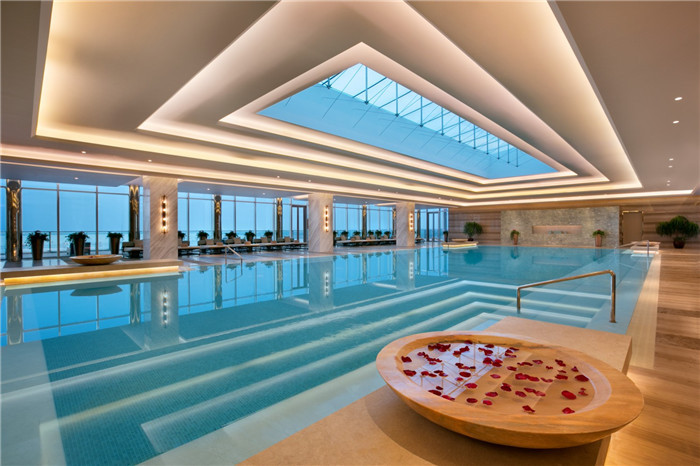 室內(nèi)游泳池 室內(nèi)游泳池