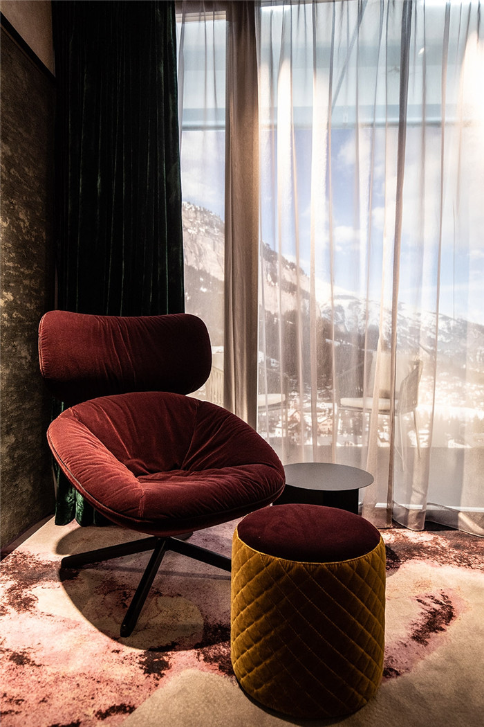 傳統(tǒng)阿爾卑斯山度假酒店設(shè)計的現(xiàn)代風(fēng)格演繹