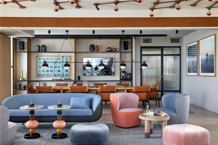 國外迎合年輕人的藝術(shù)精品酒店大堂吧改造設(shè)計方案 國外迎合年輕人的藝術(shù)精品酒店大堂吧改造設(shè)計方案