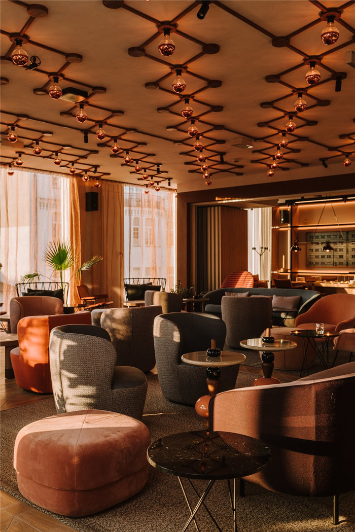 國外迎合年輕人的藝術(shù)精品酒店餐廳改造設(shè)計方案 國外迎合年輕人的藝術(shù)精品酒店餐廳改造設(shè)計方案