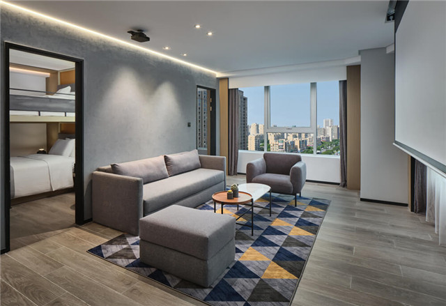 萬達(dá)+京東聯(lián)手打造寧波萬達(dá)美華跨界IP酒店套房客廳設(shè)計 萬達(dá)+京東聯(lián)手打造寧波萬達(dá)美華跨界IP酒店套房客廳設(shè)計