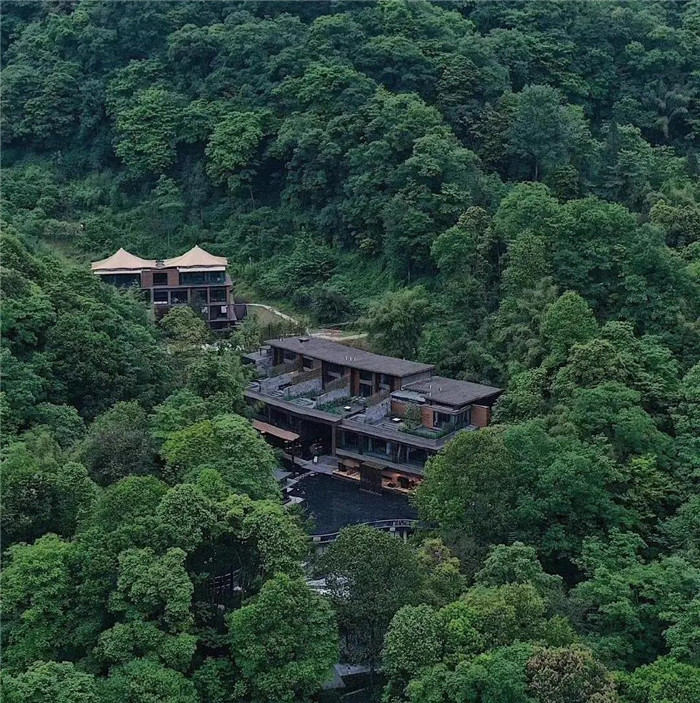 泡湯時代   國內(nèi)新開溫泉度假酒店設(shè)計大盤點(diǎn)