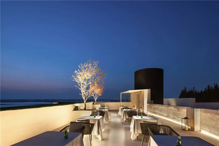 酒店露臺酒吧設計-以郵輪帆船為靈感的泊樂藝術(shù)精品酒店設計案例 酒店露臺酒吧設計-以郵輪帆船為靈感的泊樂藝術(shù)精品酒店設計案例