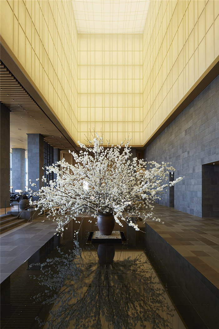 酒店大廳設(shè)計(jì)-專為休閑和商務(wù)游客而定制的東京安縵度假酒店設(shè)計(jì) 酒店大廳設(shè)計(jì)-專為休閑和商務(wù)游客而定制的東京安縵度假酒店設(shè)計(jì)