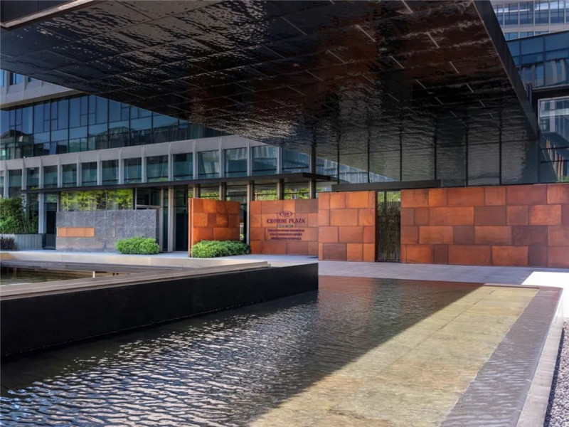 酒店入口設(shè)計-皇冠假日酒店首家時尚年輕化五星級酒店設(shè)計賞析 酒店入口設(shè)計-皇冠假日酒店首家時尚年輕化五星級酒店設(shè)計賞析