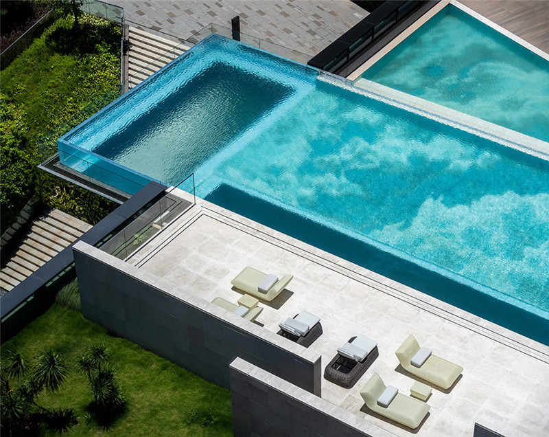 酒店戶外泳池設(shè)計-皇冠假日酒店首家時尚年輕化五星級酒店設(shè)計賞析 酒店戶外泳池設(shè)計-皇冠假日酒店首家時尚年輕化五星級酒店設(shè)計賞析