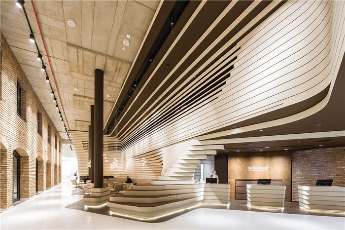 國外老磨坊精致工業(yè)風酒店翻新改造設計方案 國外老磨坊精致工業(yè)風酒店翻新改造設計方案